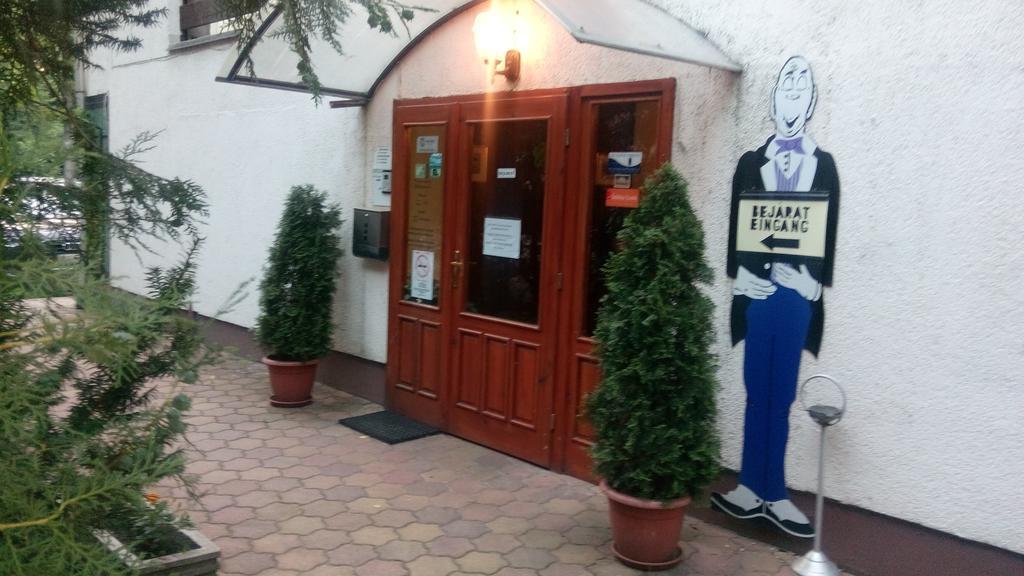 Monika Panzio Tata Exterior foto